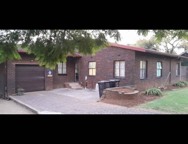 3 BEDROOM HOUSE FOR SALE IN BIRCHLEIGH NORTH